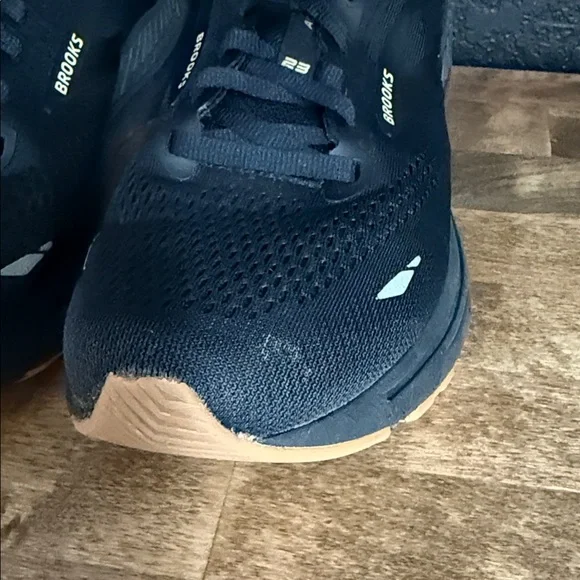 Brooks Women’s Black Adrenaline Running Shoes Size 10.5 - Picture 4 of 8